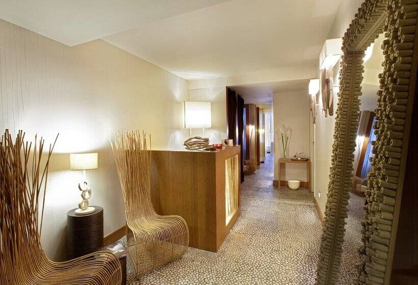 Отель H10 Casanova