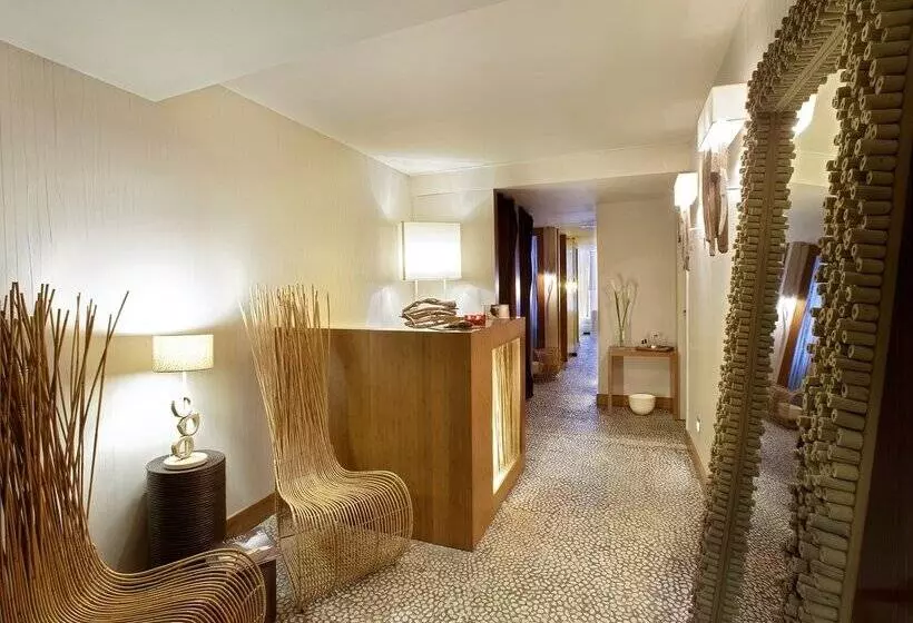 Отель H10 Casanova