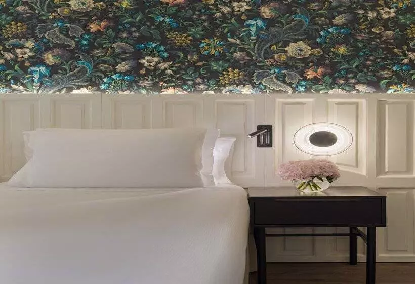 Отель H10 Casanova