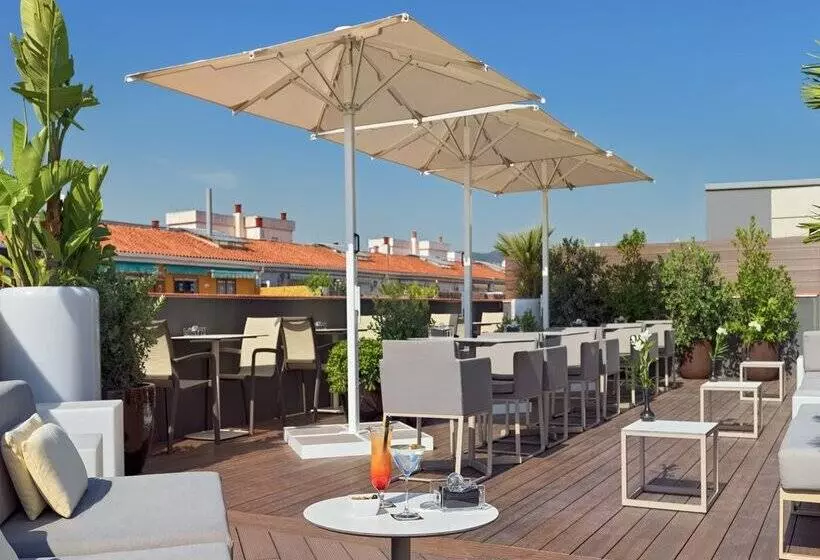 Отель H10 Casanova