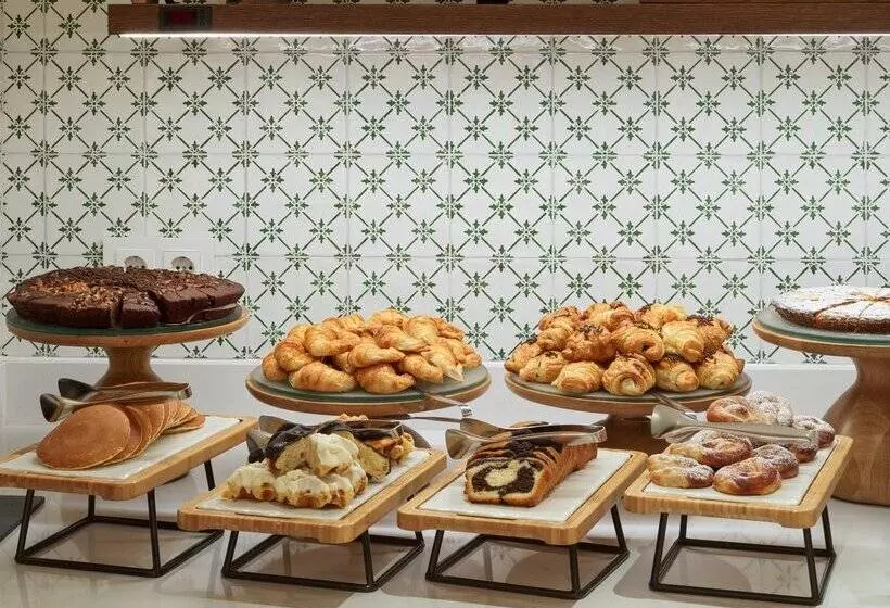 Отель H10 Casanova