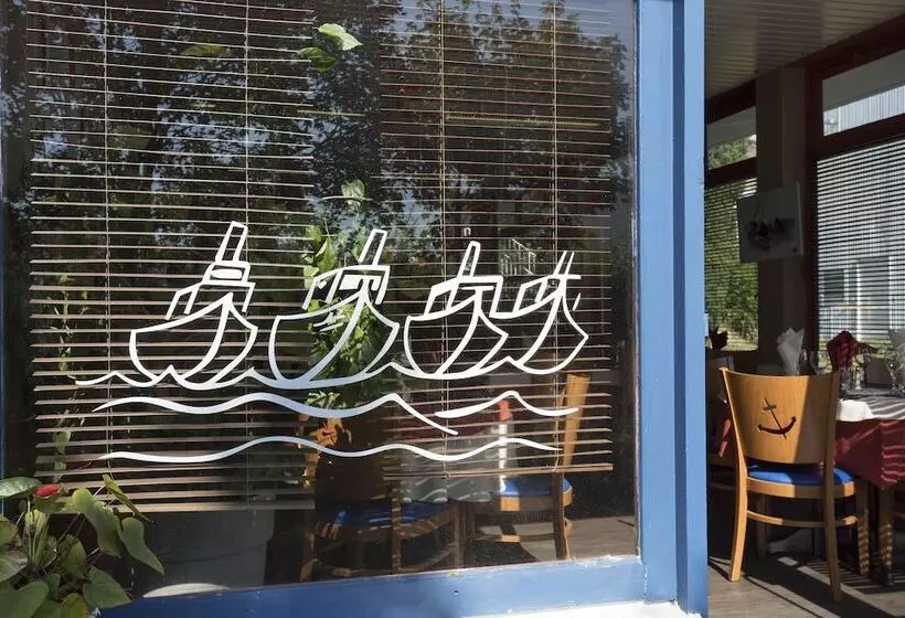 בית מלון כפרי Hôtel Les Gens De Mer Lorient By Popinns