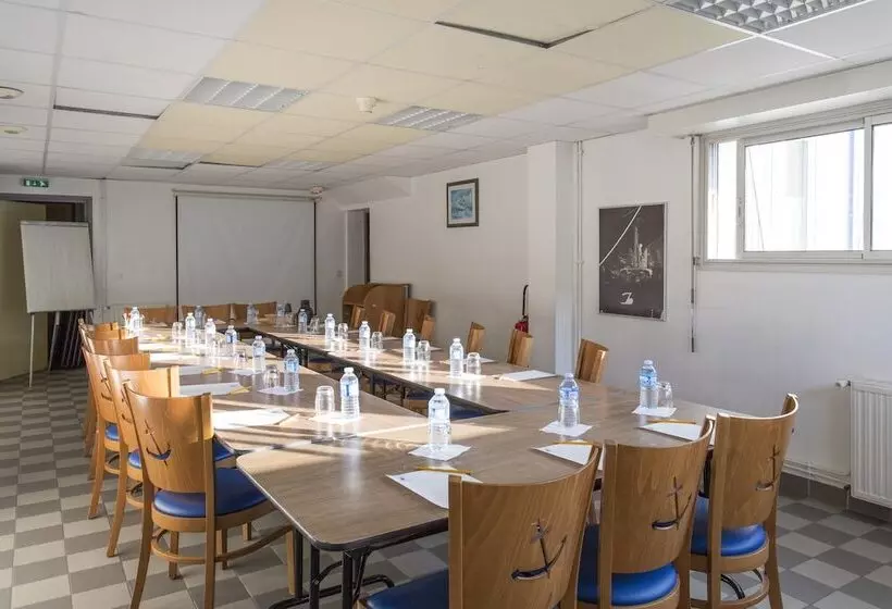 בית מלון כפרי Hôtel Les Gens De Mer Lorient By Popinns