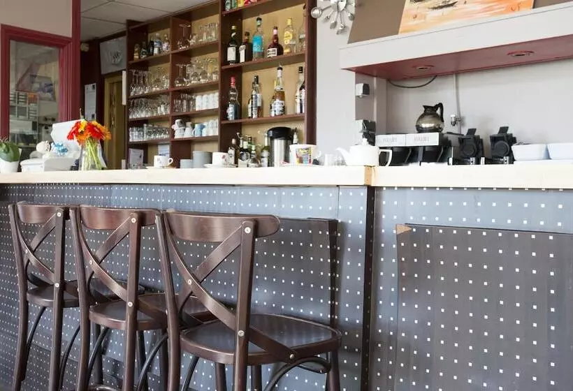 בית מלון כפרי Hôtel Les Gens De Mer Lorient By Popinns