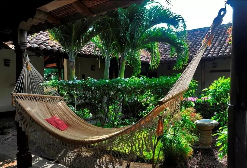 هتل Patio Del Malinche