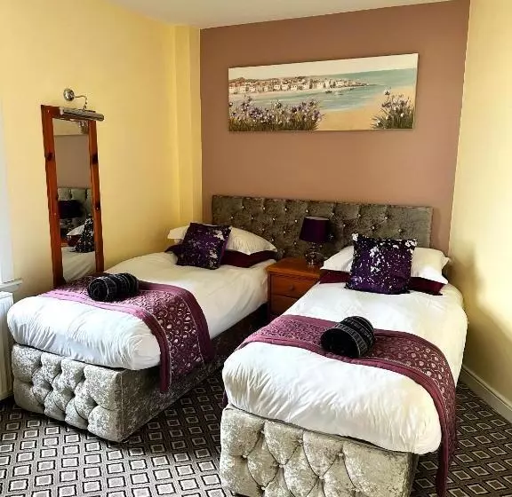 Отель The Quies