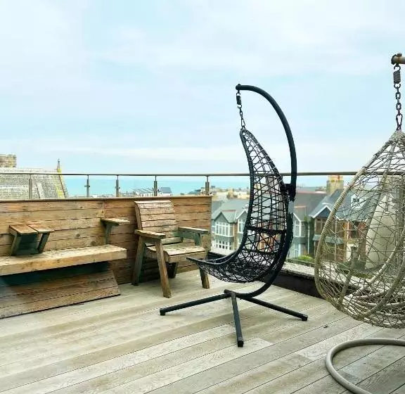 Отель The Quies