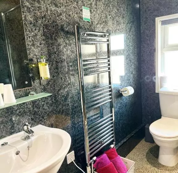 Отель The Quies