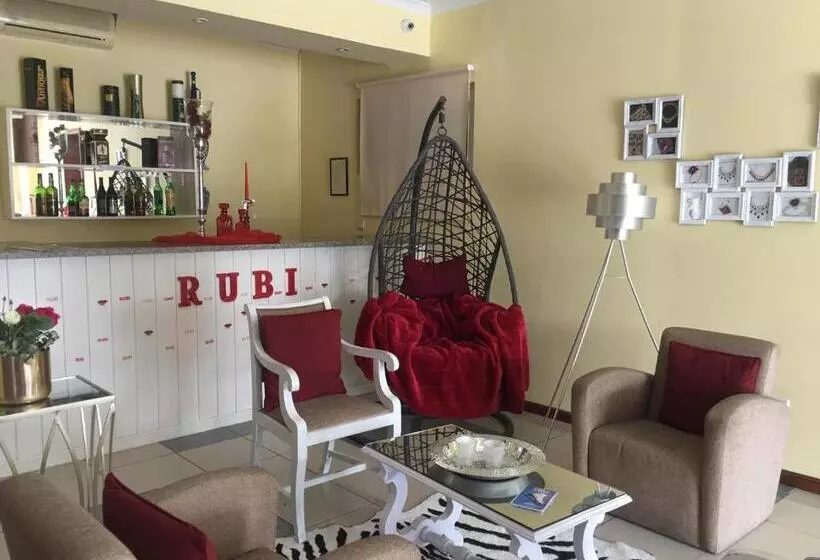 تختخواب و صبحانه Rubi