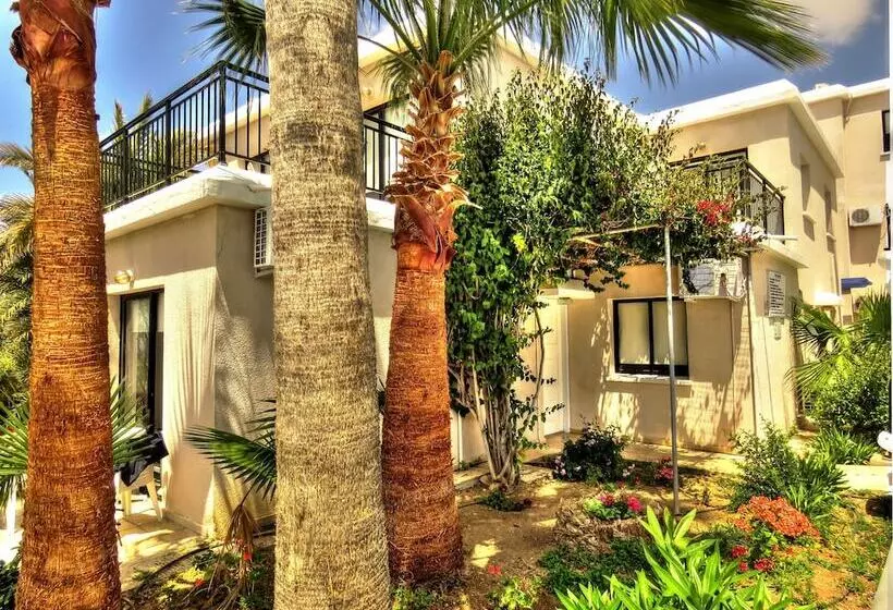 Hilltop Gardens Hotel Apartments