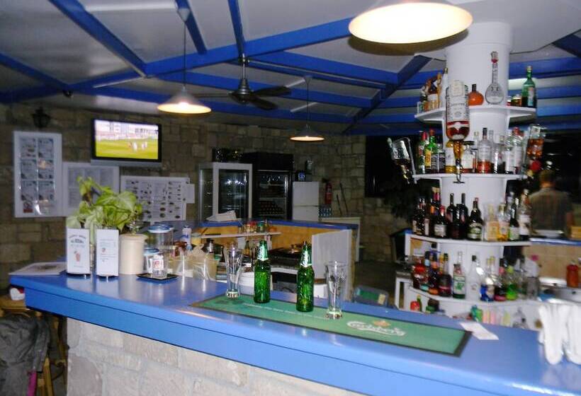 Hilltop Gardens Hotel Apartments