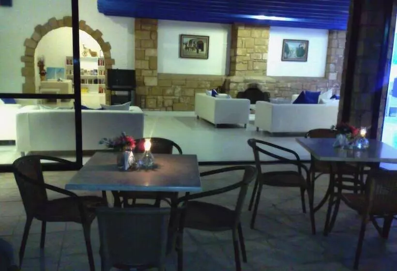 Hilltop Gardens Hotel Apartments