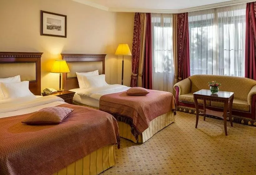 هتل Volynskoye Congress Park