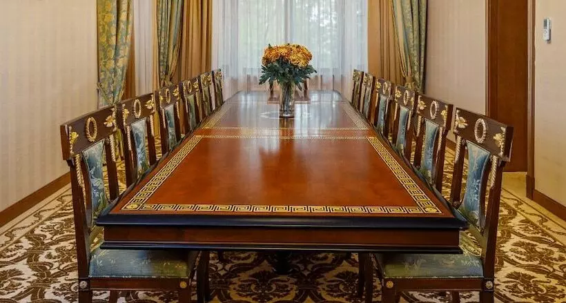 هتل Volynskoye Congress Park