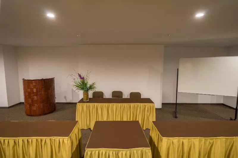 Отель Jose Antonio Executive