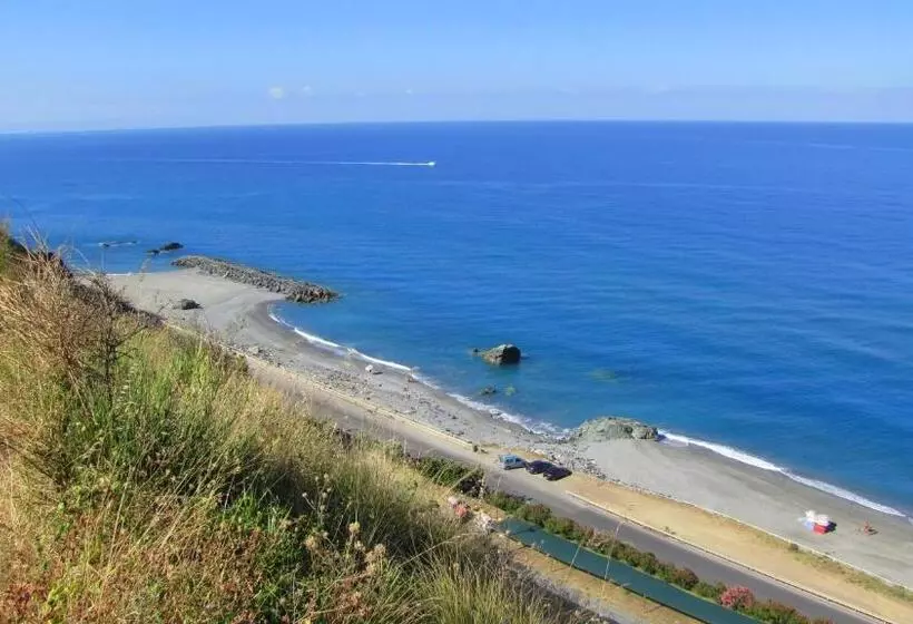 Отель La Tonnara