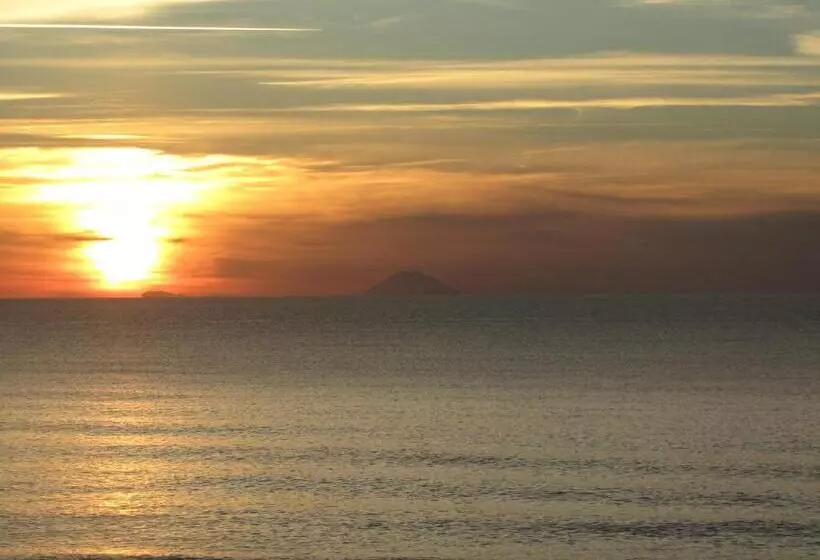 Отель La Tonnara