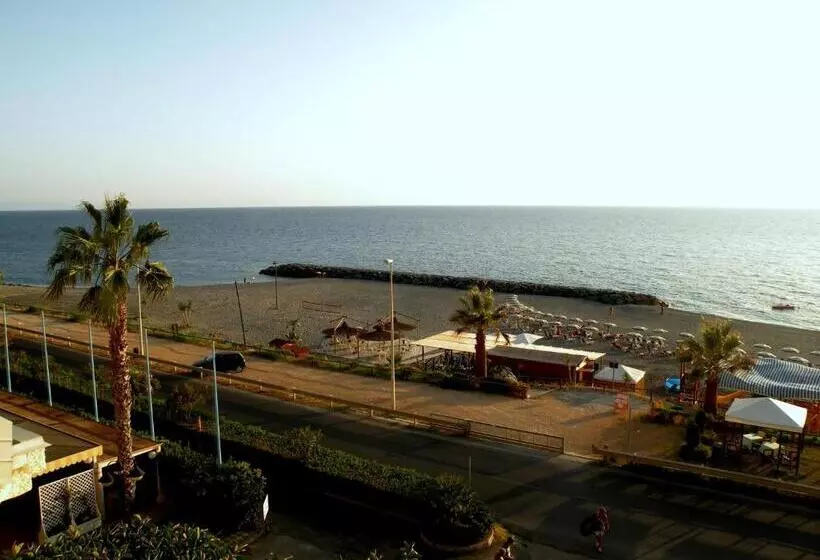 Отель La Tonnara