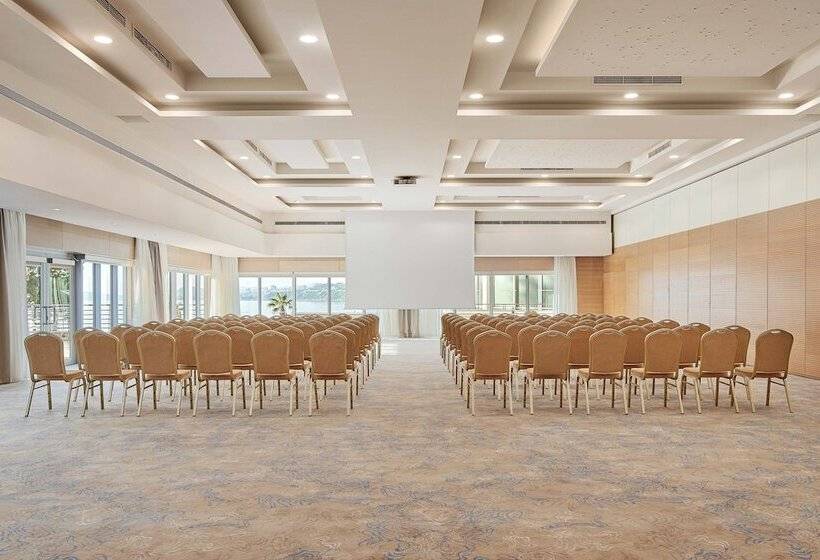 Szálloda Le Méridien Lav, Split