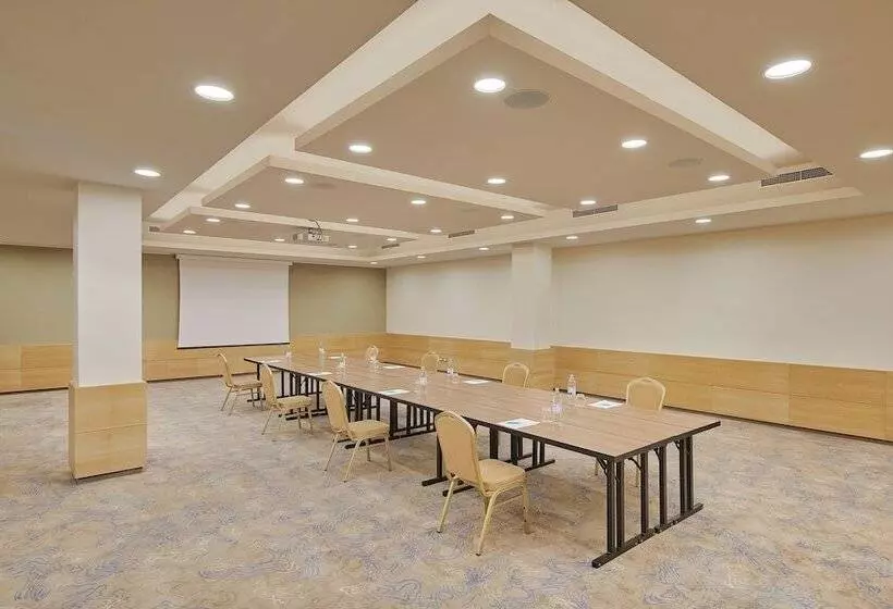 호텔 Le Méridien Lav, Split