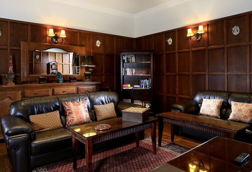 Macdonald Old England Hotel & Spa