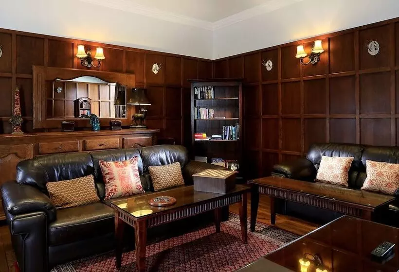 Macdonald Old England Hotel & Spa