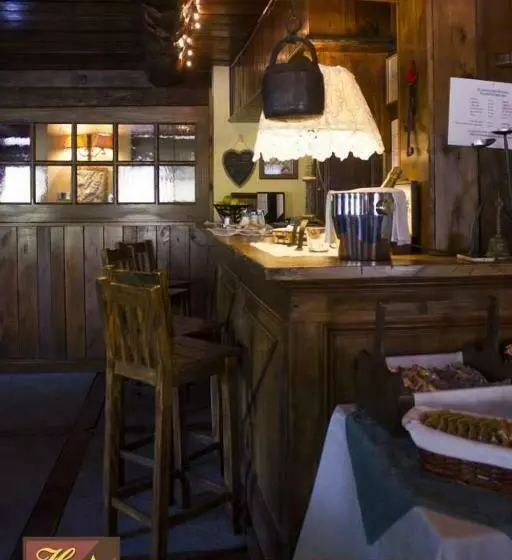 Отель Tavernier