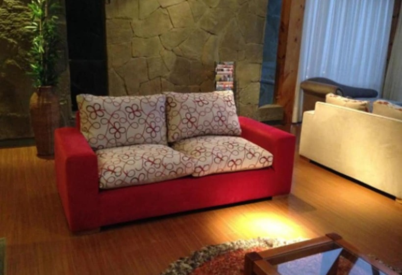 هتل Terrazas Del Calafate