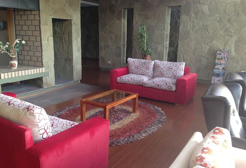 هتل Terrazas Del Calafate