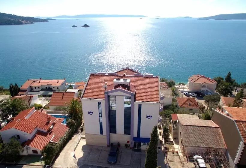 Отель Viktorija