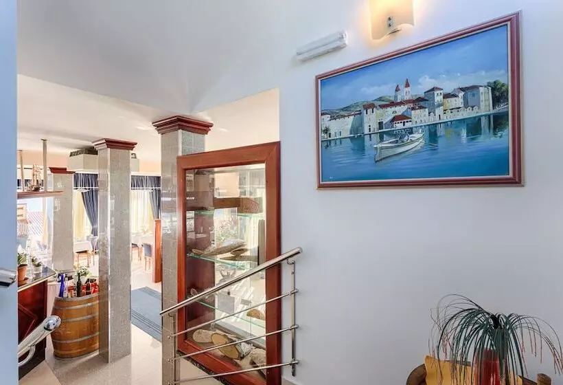 Отель Viktorija