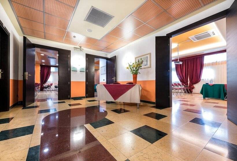 Hotel West Point Airport