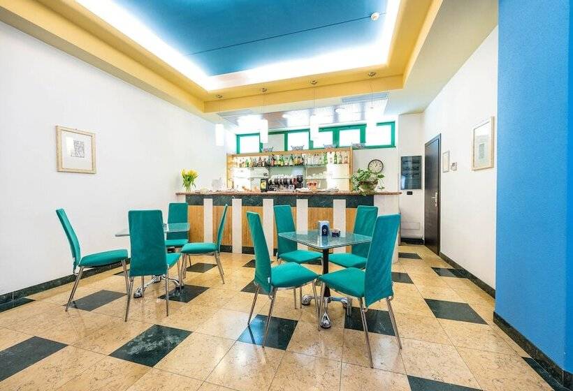 Hotel West Point Airport