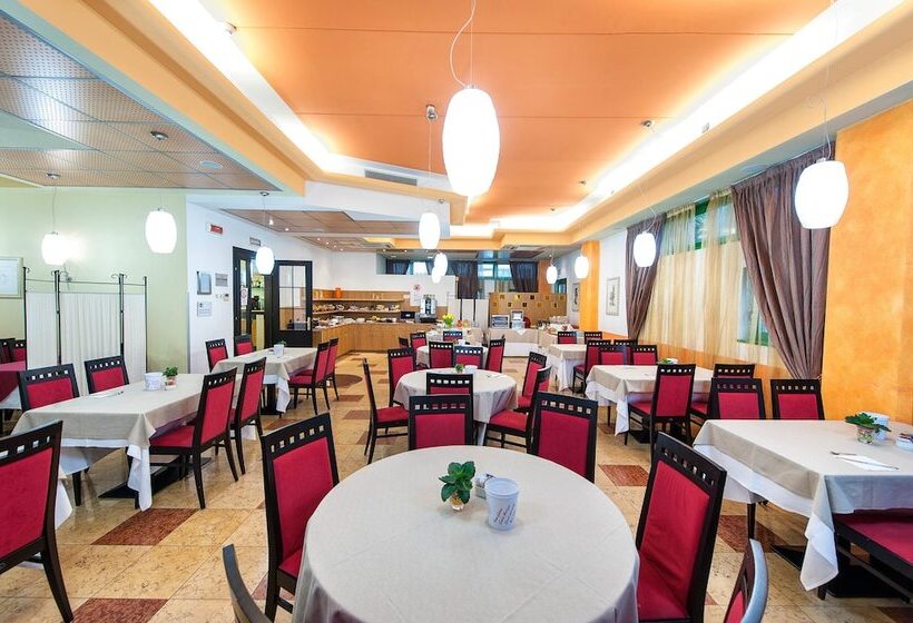 Hotel West Point Airport