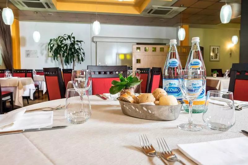 Отель West Point Airport