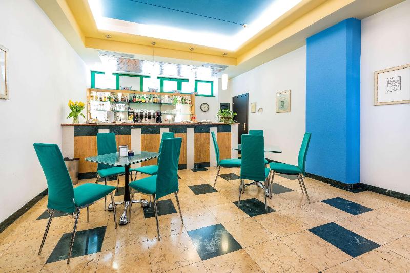 Hotel West Point Airport