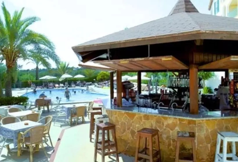 Aparthotel Ona Cala Pi Club