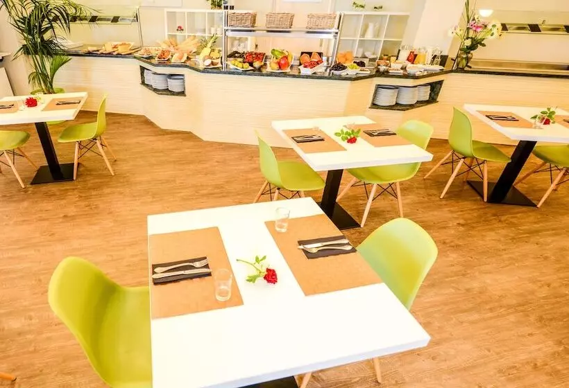 Aparthotel Ona Cala Pi Club