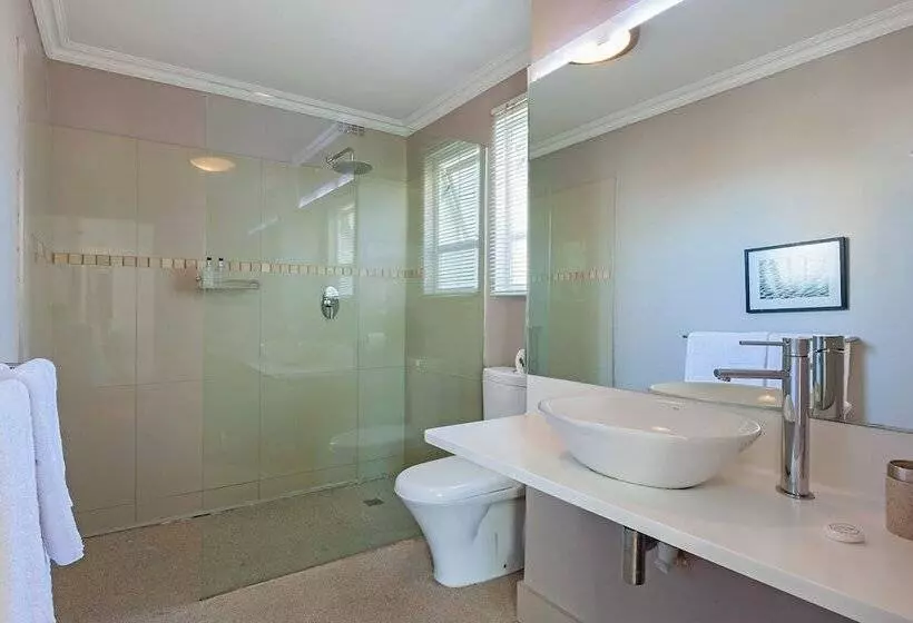 Barry Hall Apartments