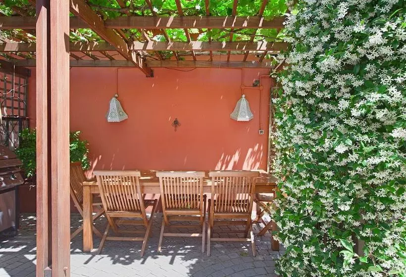 Barry Hall Apartments