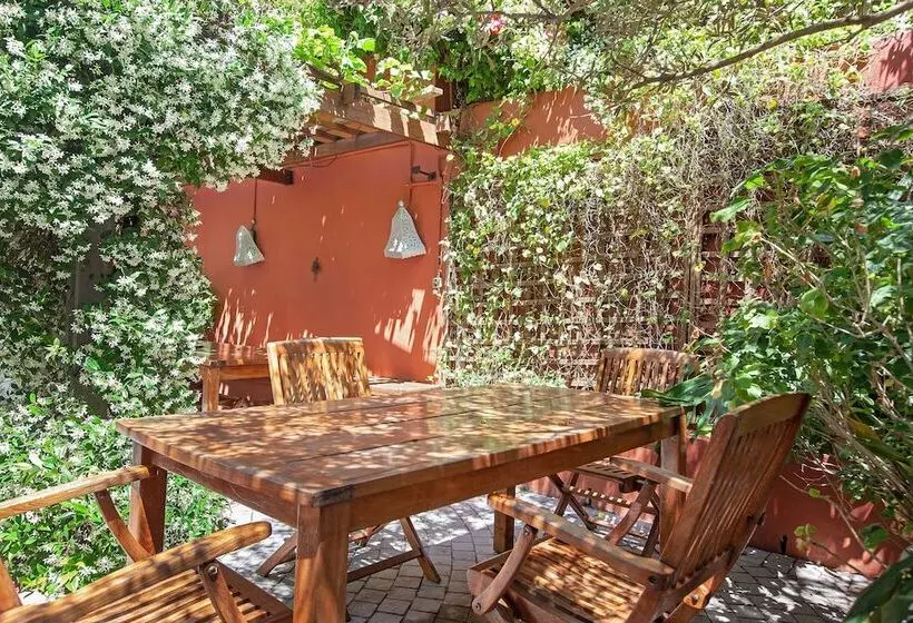 Barry Hall Apartments