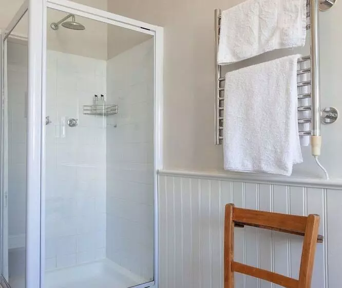 Barry Hall Apartments