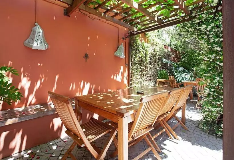 Barry Hall Apartments