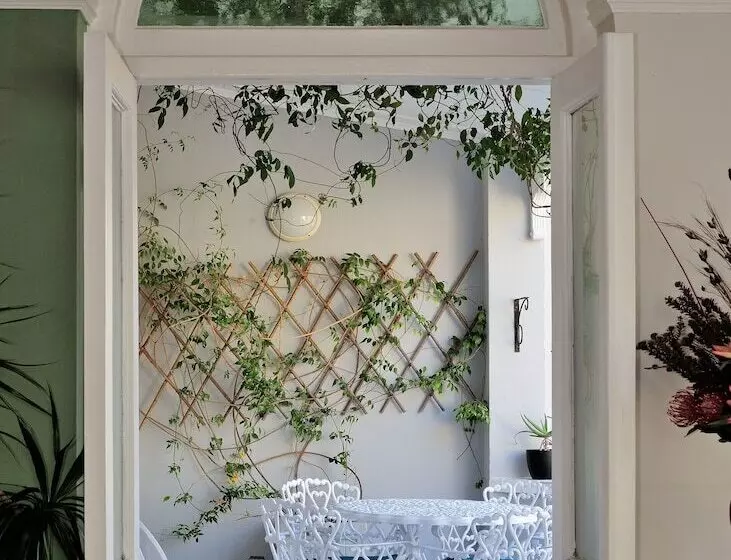 Barry Hall Apartments