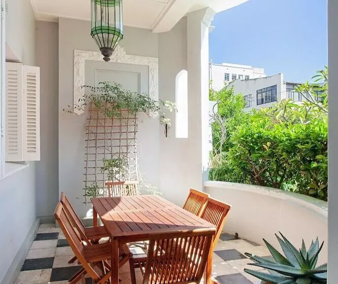 Barry Hall Apartments