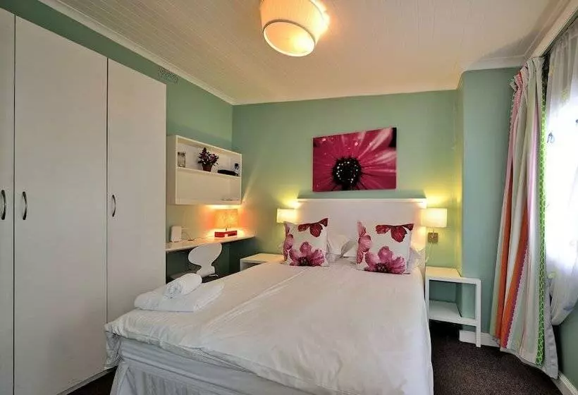 Barry Hall Apartments