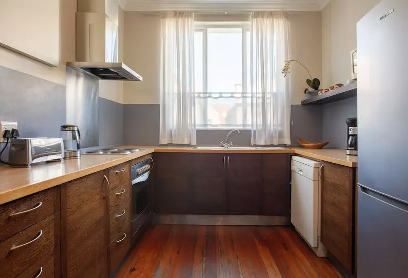 Barry Hall Apartments