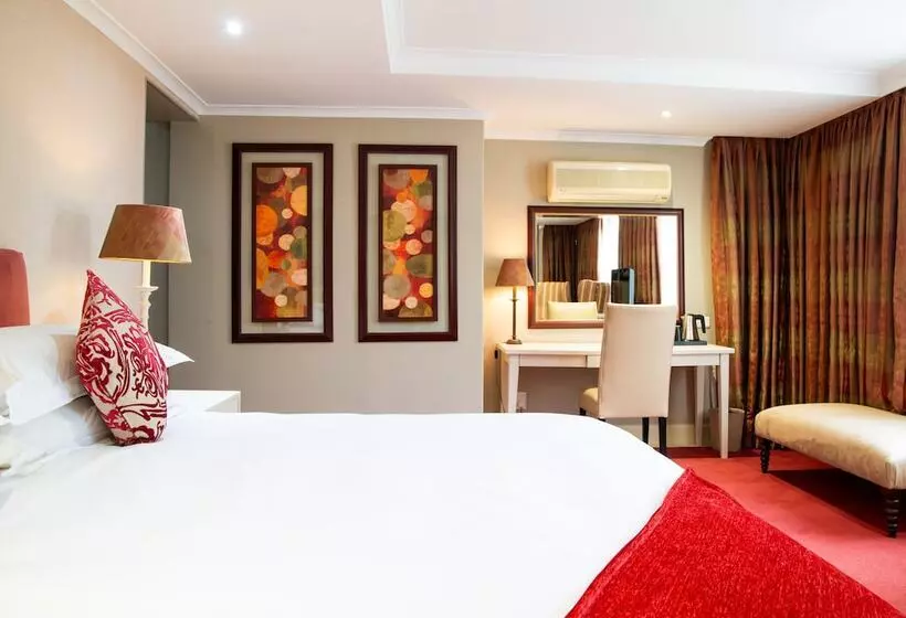 Отель 10 2nd Avenue Houghton Estate By Dream Resorts