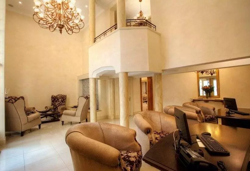 Отель 10 2nd Avenue Houghton Estate By Dream Resorts