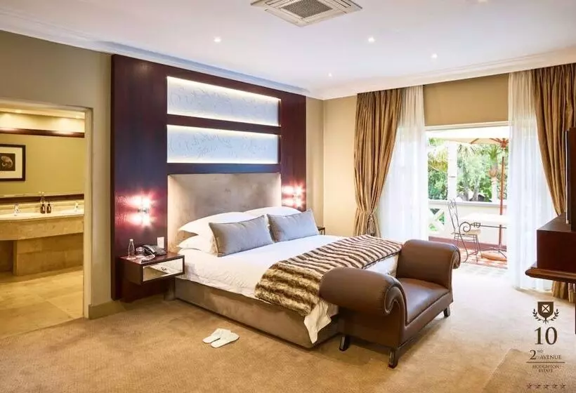 Отель 10 2nd Avenue Houghton Estate By Dream Resorts